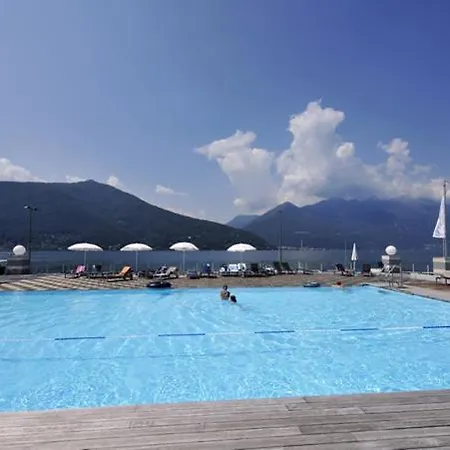 Sleeps 4 Pool Air Con T421414