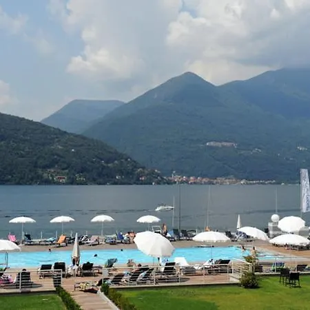 Apartment Sleeps 4 Pool Air Con T421414 Maccagno